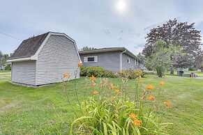 12 Mi to Castle Rock Lake: Serene New Lisbon Home!