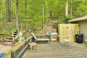 Carrollton Cabin w/ Patio & Fire Pit!