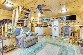 Carrollton Cabin w/ Patio & Fire Pit!