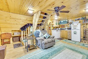 Carrollton Cabin w/ Patio & Fire Pit!