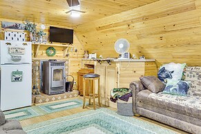 Carrollton Cabin w/ Patio & Fire Pit!