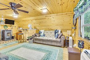 Carrollton Cabin w/ Patio & Fire Pit!