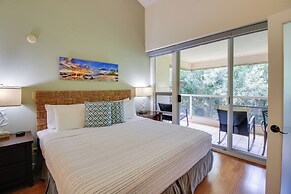 Steps to Shore: Kihei Beachgoer's Condo w/ Pool!