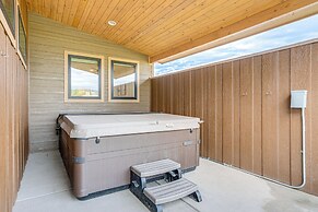 Granby Home w/ Hot Tub: Free Round of Golf in May!