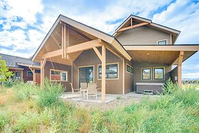 Granby Home w/ Hot Tub: Free Round of Golf in May!