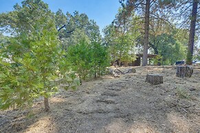 Rustic Cabin w/ Patio: 8 Mi to Kings Canyon Park
