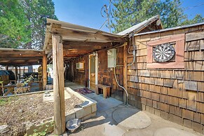 Rustic Cabin w/ Patio: 8 Mi to Kings Canyon Park