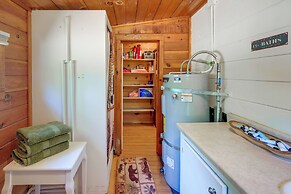 Rustic Cabin w/ Patio: 8 Mi to Kings Canyon Park
