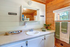 Rustic Cabin w/ Patio: 8 Mi to Kings Canyon Park