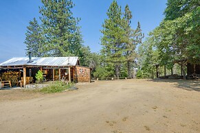 Rustic Cabin w/ Patio: 8 Mi to Kings Canyon Park