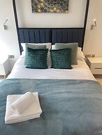 St Albans City Retreat - 2 Bed Apartment