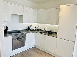 St Albans City Retreat - 2 Bed Apartment