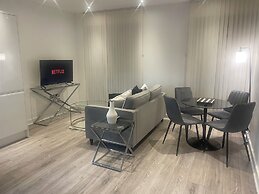 St Albans City Retreat - 2 Bed Apartment