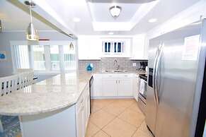 Thunder Island 117c 2 Bedroom Condo by RedAwning