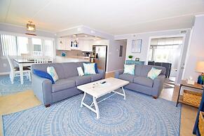 Thunder Island 117c 2 Bedroom Condo by RedAwning