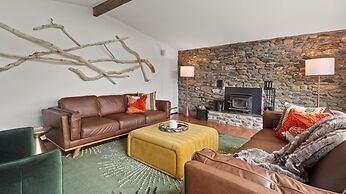 Champ's Landing 3 Bedroom Home by RedAwning