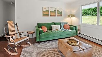 Champ's Landing 3 Bedroom Home by RedAwning