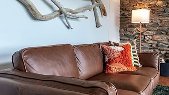 Champ's Landing 3 Bedroom Home by RedAwning