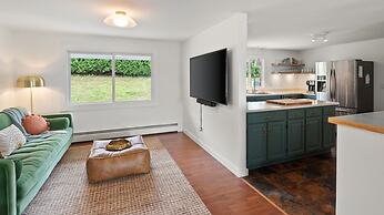 Champ's Landing 3 Bedroom Home by RedAwning