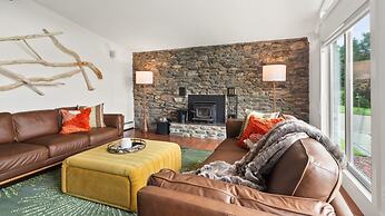 Champ's Landing 3 Bedroom Home by RedAwning