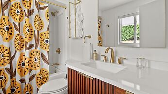 Champ's Landing 3 Bedroom Home by RedAwning