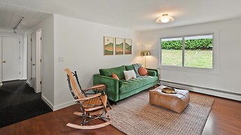 Champ's Landing 3 Bedroom Home by RedAwning