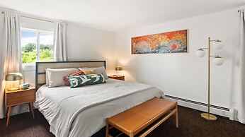 Champ's Landing 3 Bedroom Home by RedAwning