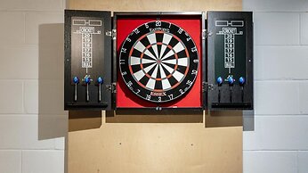 Champ's Landing 3 Bedroom Home by RedAwning