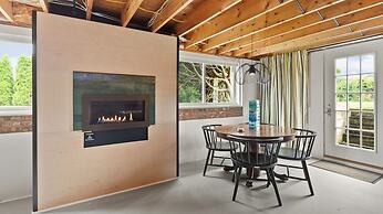 Champ's Landing 3 Bedroom Home by RedAwning