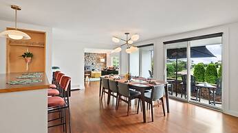 Champ's Landing 3 Bedroom Home by RedAwning