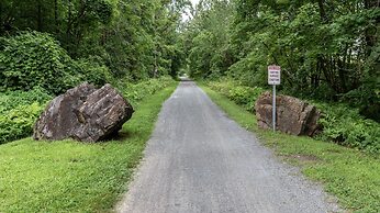 Champ's Landing 3 Bedroom Home by RedAwning