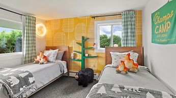 Champ's Landing 3 Bedroom Home by RedAwning