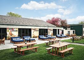 Field & Stream Lodge Bozeman