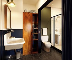 Field & Stream Lodge Bozeman