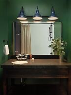 Field & Stream Lodge Bozeman