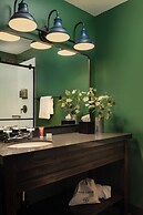 Field & Stream Lodge Bozeman