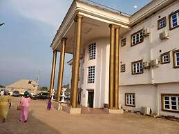 Dealings Hotel and Suites