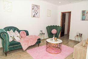 Rainbow Palace BnB