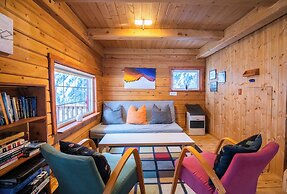Little Atlin Lodge