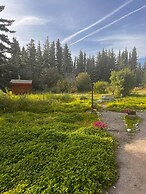 Little Atlin Lodge