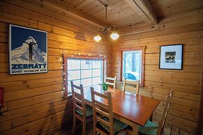 Little Atlin Lodge
