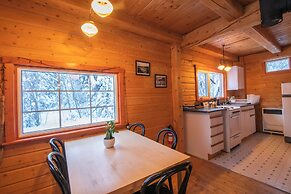 Little Atlin Lodge