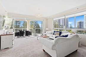 Oscar on Main - Heart of Main Beach