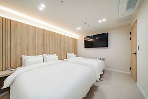Mokpo Brown Dot Hotel Namak Branch