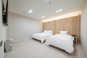 Mokpo Brown Dot Hotel Namak Branch