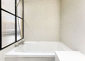 Mokpo Brown Dot Hotel Namak Branch