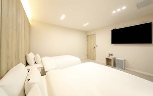 Mokpo Brown Dot Hotel Namak Branch