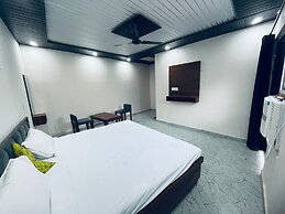 Ayodhya Dham Hotel By GRB