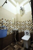 Shri Girraj Residency
