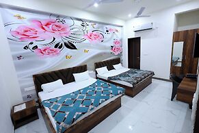 Shri Girraj Residency